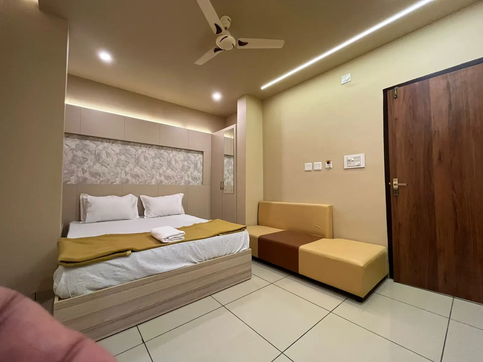 WhatsApp Image 2024-05-20 at 11.30.47_36359c14